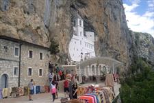 Skalní klášter v Černé Hoře
